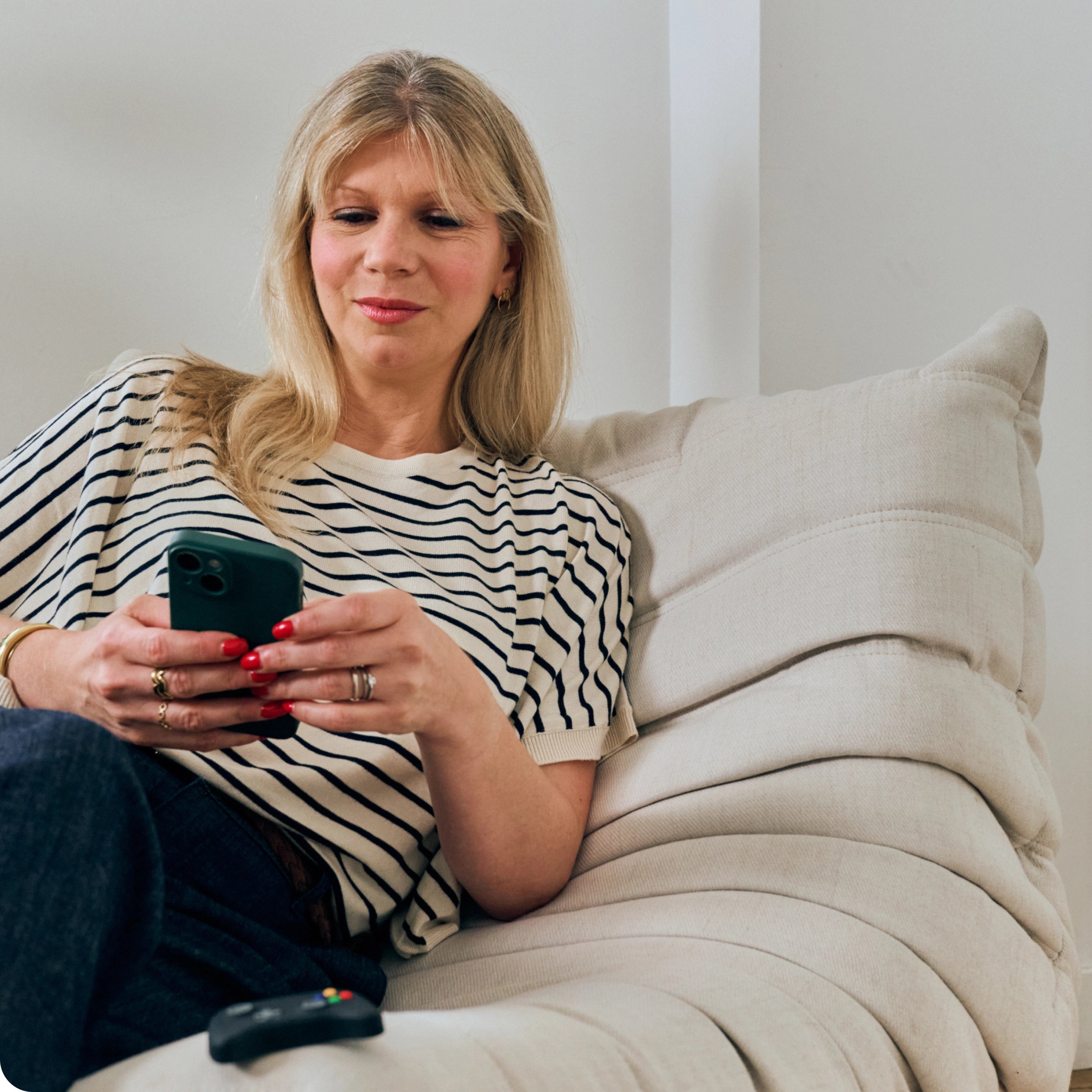 Parent rechargeant le Walkie de son ado en quelques secondes depuis l'application Money Walkie